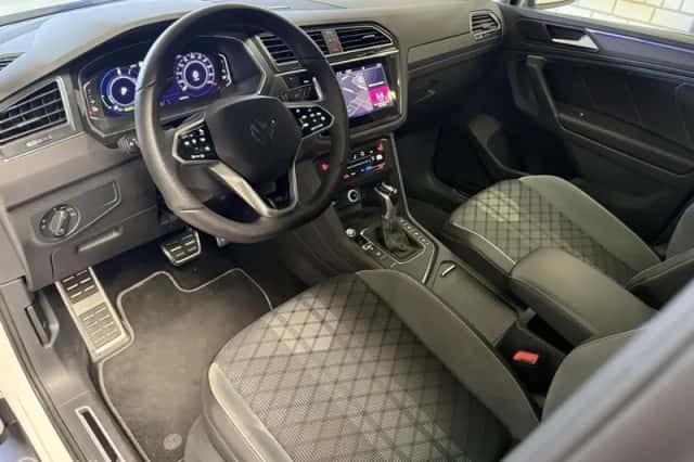 Volkswagen Tiguan (2022) thumbnail 3