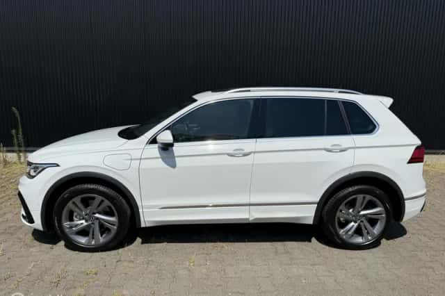 Volkswagen Tiguan (2022) thumbnail 4