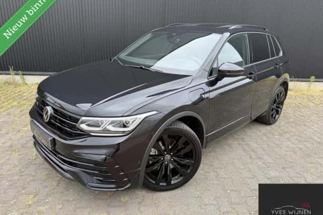 Volkswagen Tiguan (2021) thumbnail 1
