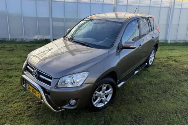 Toyota RAV4 (2009) thumbnail 2