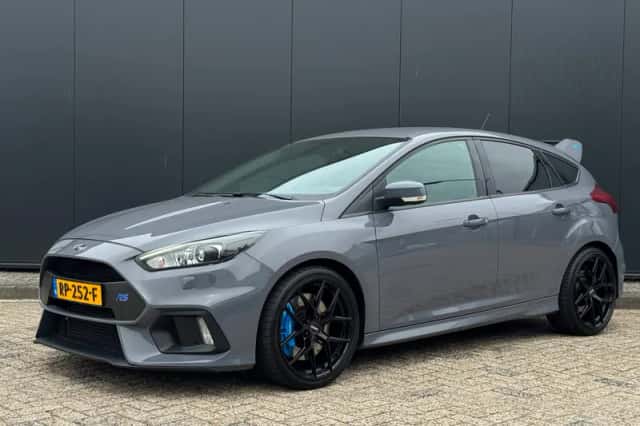 Ford Focus (2018) thumbnail 1