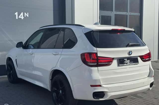 BMW X5 (2015) thumbnail 4
