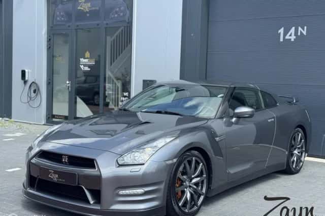 Nissan GT-R (2013) thumbnail 1
