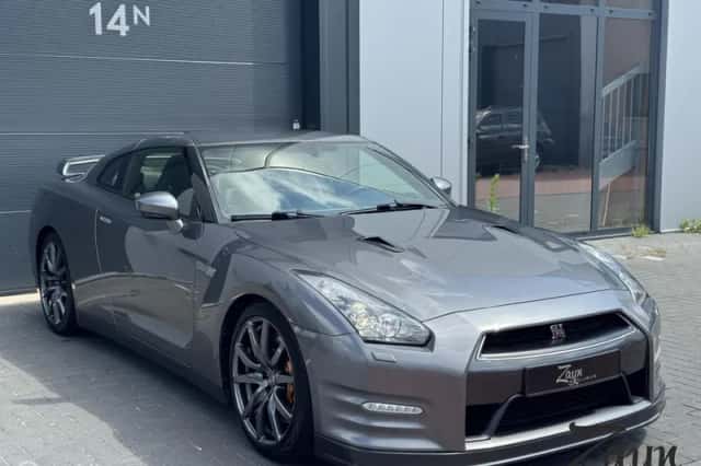 Nissan GT-R (2013) thumbnail 3