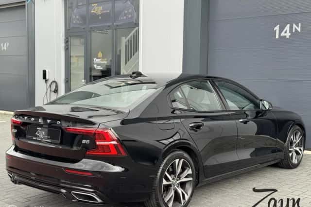 Volvo S60 (2021) thumbnail 2