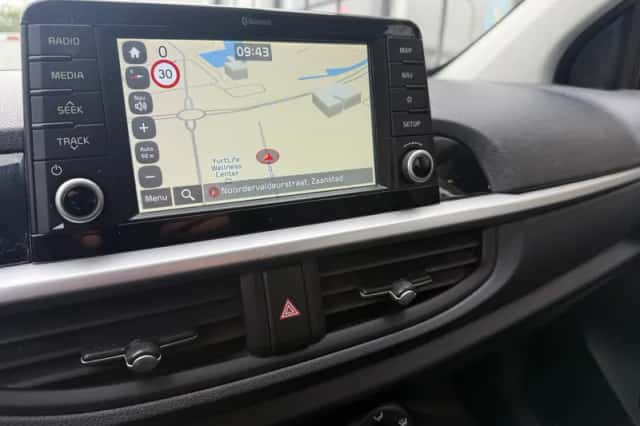 Kia Picanto (2018) thumbnail 3