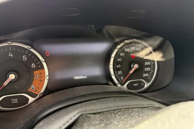 Jeep Renegade (2024) thumbnail 5