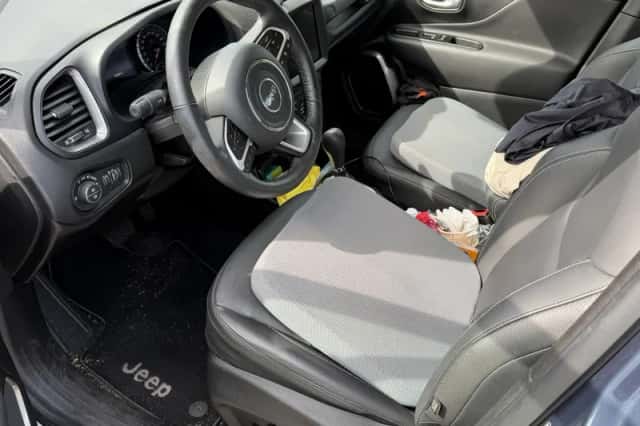 Jeep Renegade (2024) thumbnail 6