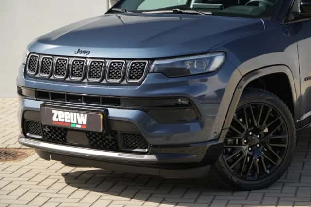 Jeep Compass (2025) thumbnail 2