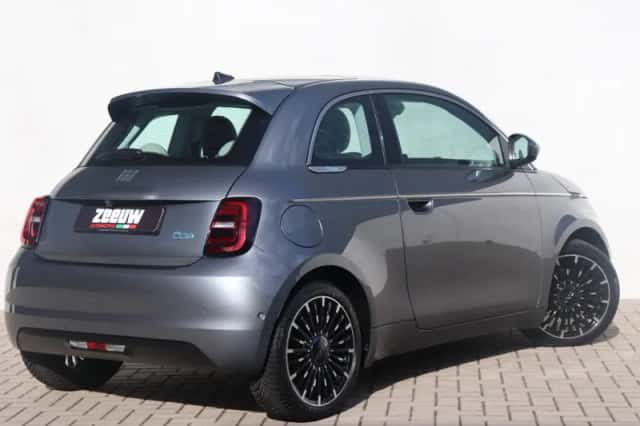 Fiat 500e (2020) thumbnail 2