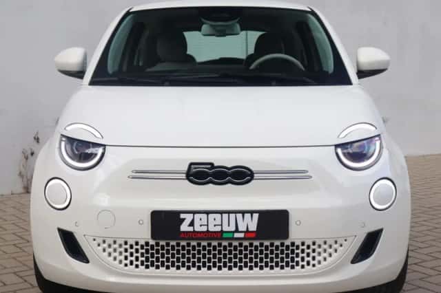 Fiat 500e (2023) thumbnail 6