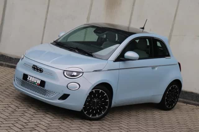Fiat 500e (2023) thumbnail 3
