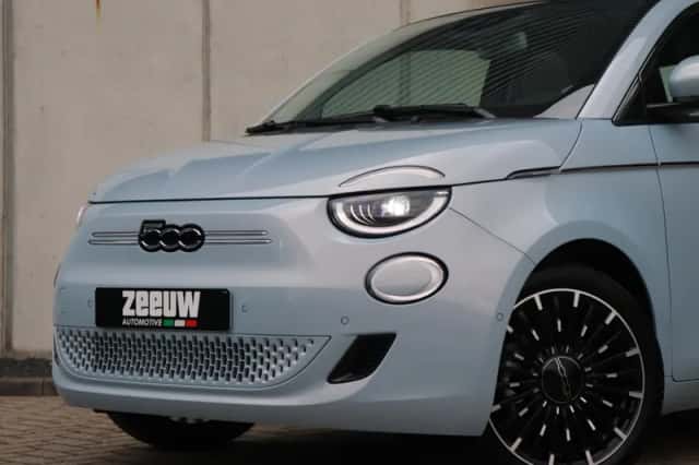 Fiat 500e (2023) thumbnail 4