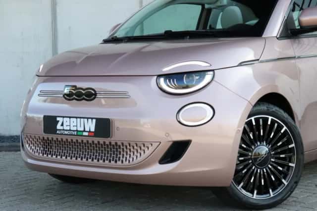 Fiat 500e (2024) thumbnail 3