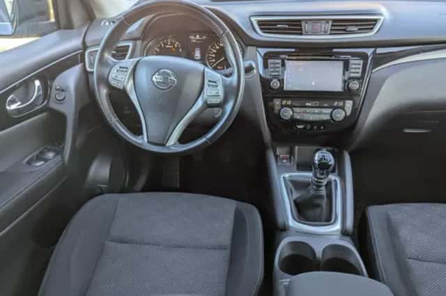 Nissan Qashqai (2016) thumbnail 3