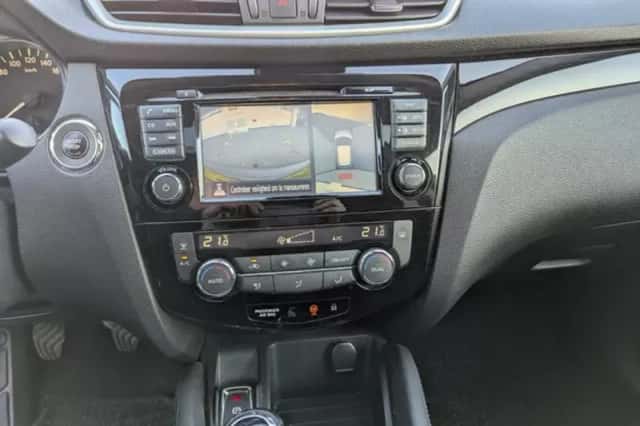 Nissan Qashqai (2016) thumbnail 4