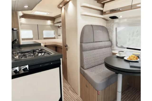 Malibu First Class (2025) thumbnail 4