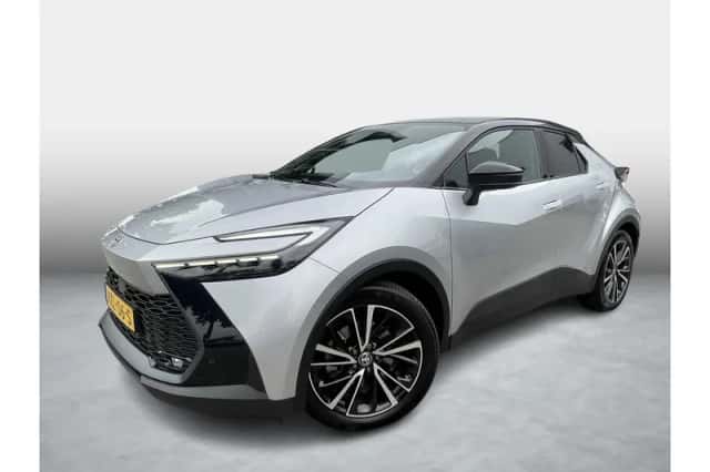 Toyota C-HR (2025) thumbnail 1