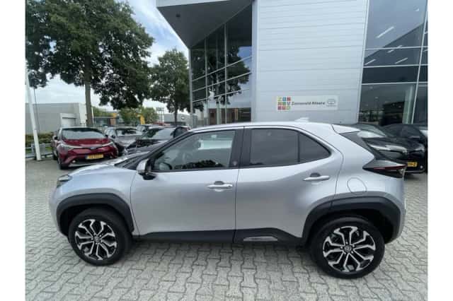 Toyota Yaris Cross (2024) thumbnail 4