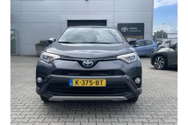 Toyota RAV4 (2017) thumbnail 3