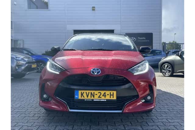 Toyota Yaris (2021) thumbnail 3
