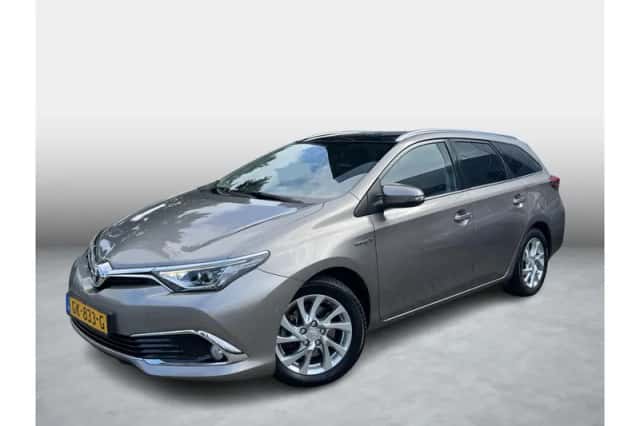 Toyota Auris (2015) thumbnail 1