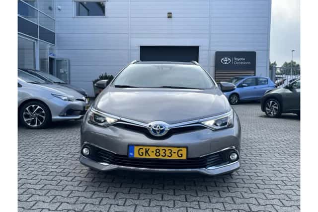 Toyota Auris (2015) thumbnail 5
