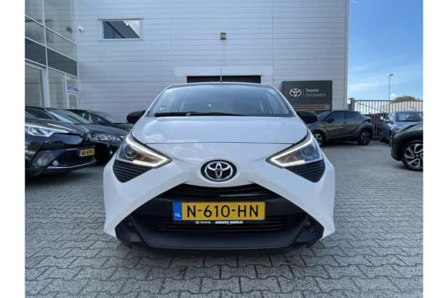 Toyota Aygo (2021) thumbnail 3