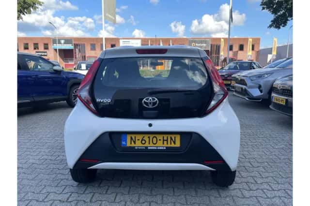 Toyota Aygo (2021) thumbnail 5