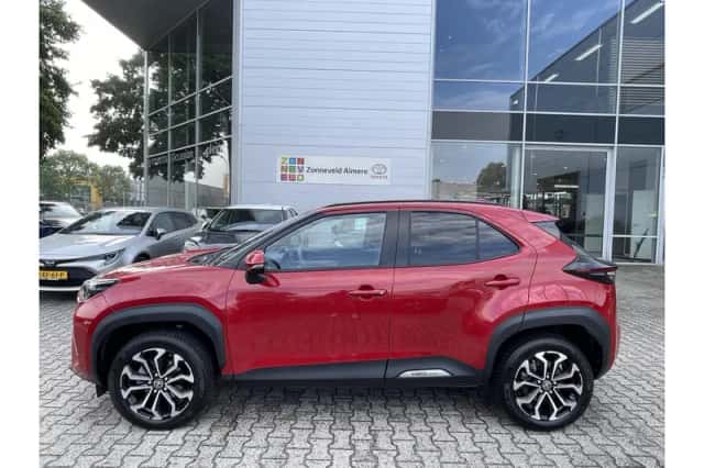 Toyota Yaris Cross (2024) thumbnail 4