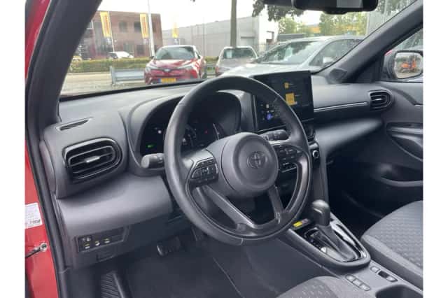 Toyota Yaris Cross (2024) thumbnail 6