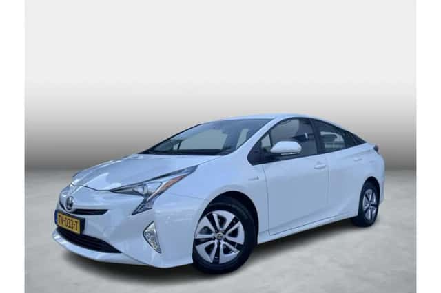 Toyota Prius (2018) thumbnail 1