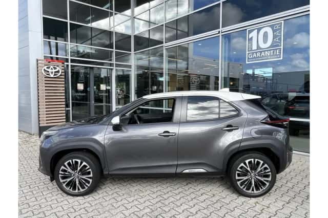 Toyota Yaris Cross (2022) thumbnail 2