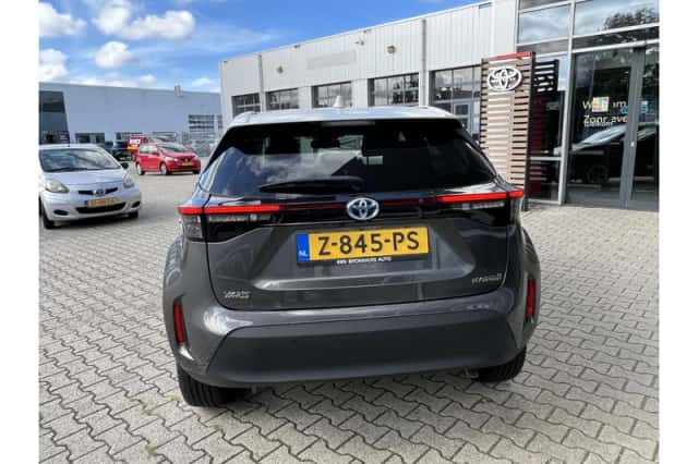 Toyota Yaris Cross (2022) thumbnail 4