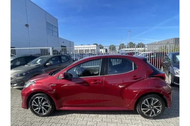 Toyota Yaris (2020) thumbnail 4