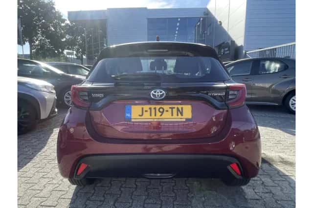 Toyota Yaris (2020) thumbnail 5