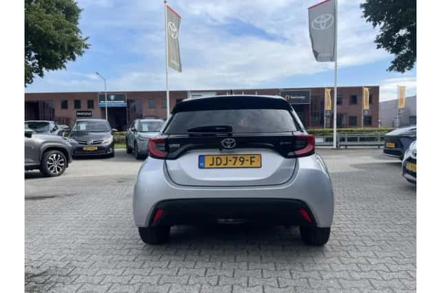 Toyota Yaris (2025) thumbnail 5