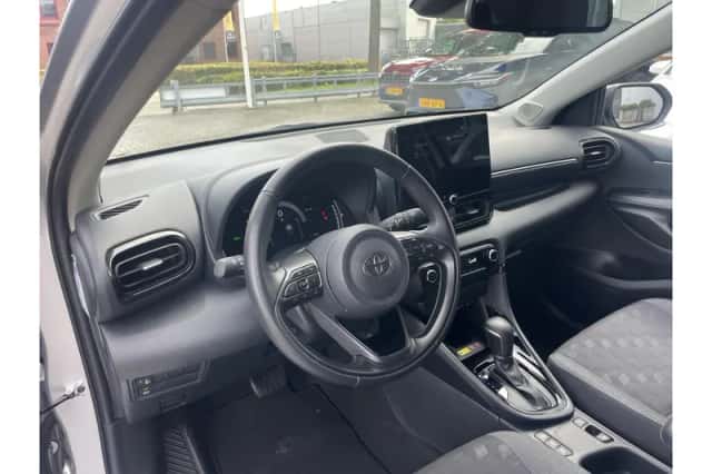 Toyota Yaris (2025) thumbnail 6