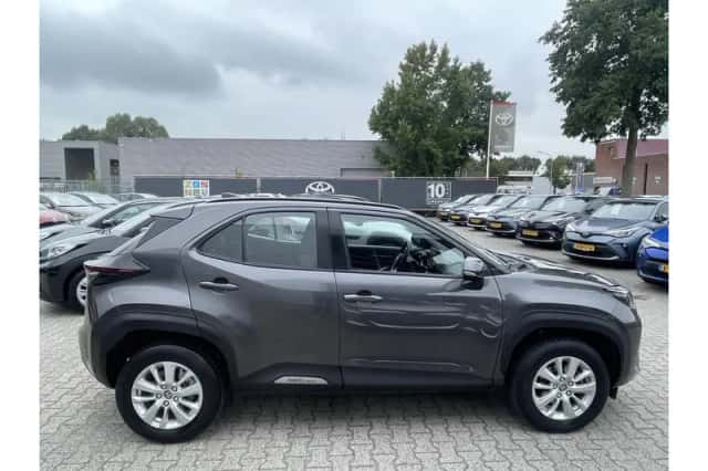 Toyota Yaris Cross (2023) thumbnail 4