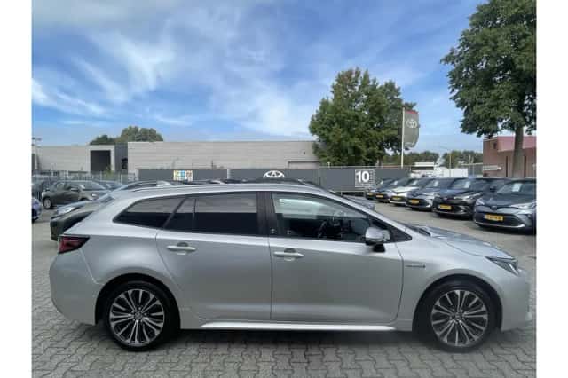 Toyota Corolla (2021) thumbnail 4