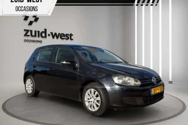 Volkswagen Golf (2011) thumbnail 1