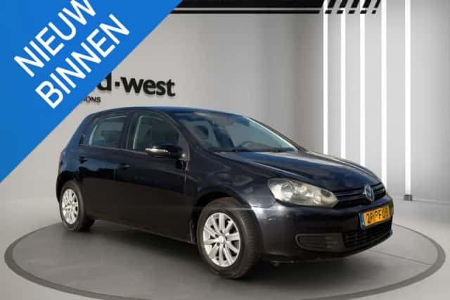 Volkswagen Golf (2011) thumbnail 1
