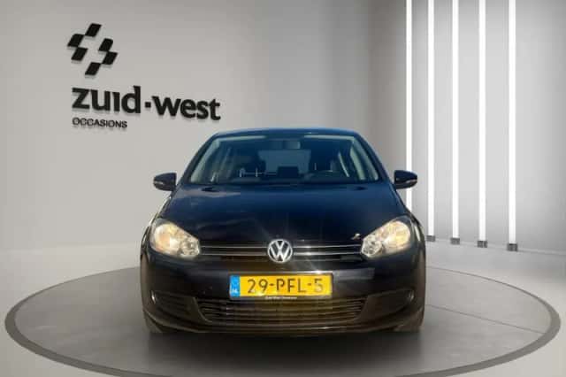 Volkswagen Golf (2011) thumbnail 2