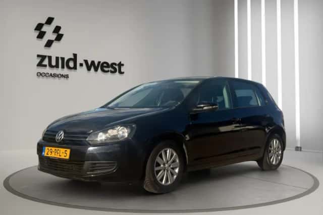 Volkswagen Golf (2011) thumbnail 3