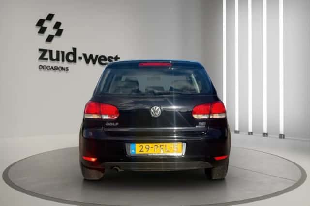 Volkswagen Golf (2011) thumbnail 4