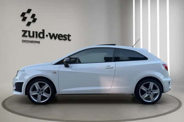 SEAT Ibiza (2011) thumbnail 5