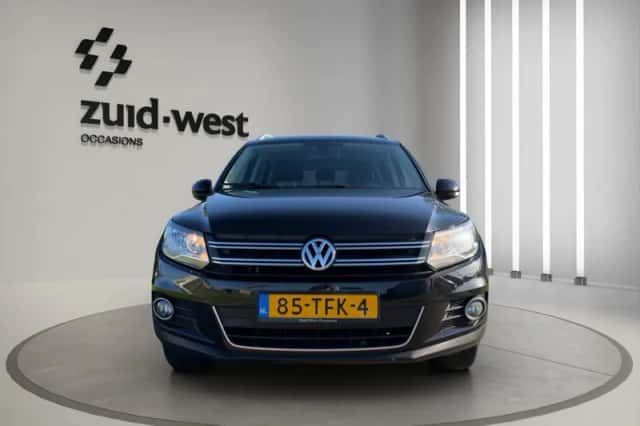 Volkswagen Tiguan (2012) thumbnail 2