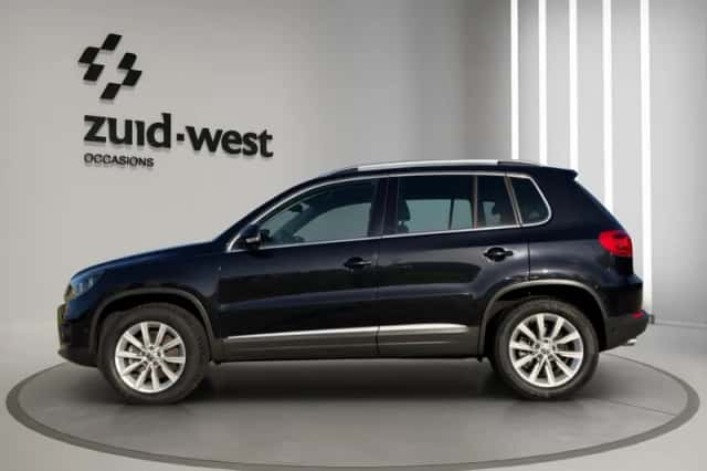 Volkswagen Tiguan (2012) thumbnail 4