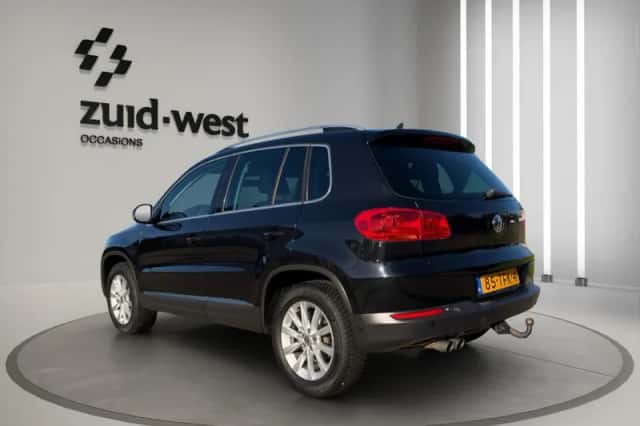 Volkswagen Tiguan (2012) thumbnail 5