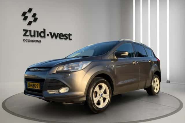 Ford Kuga (2016) thumbnail 3